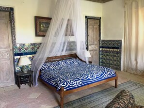 5 quartos, ferros/tábuas de passar roupa, Wi-Fi, roupa de cama