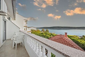 Apartment | Balcony - Apartment Rab With Private Dock and Sea Views (Rab)