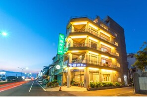 Unclassified image, 4 of 17, button - Kenting Green Yard Hostel (Pingtung)