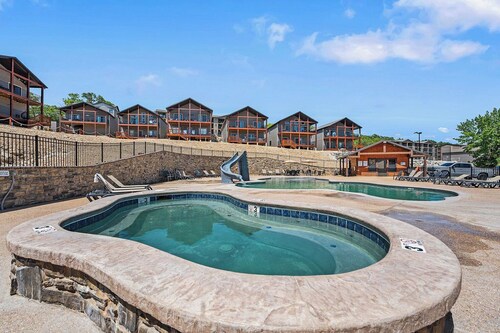 Lake Shores- Cozy Cabin- Boat Slip & Scenic Views!