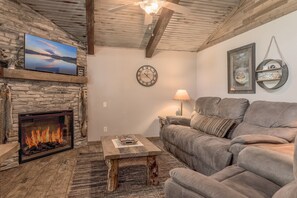 Télévision, cheminée