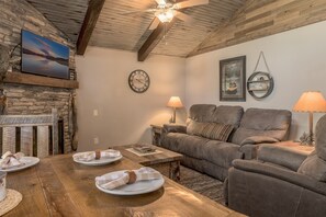 Télévision, cheminée