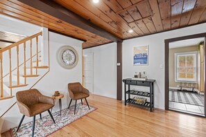 Interior - Cozy 3BR Retreat in Downtown Bethlehem - Hot Tub, Trails, Near Ski & Hike (Bethlehem)