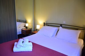 1 habitación, tabla de planchar con plancha, wifi y ropa de cama 