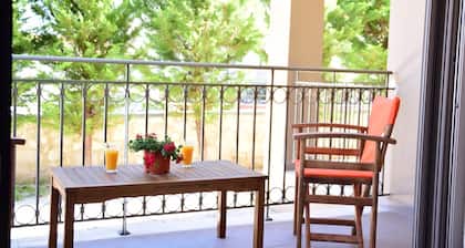 Charming 1-bedroom apartment with AC, WiFi in amazing Karavomylos