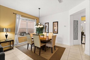 Dining - 4 Bedrooms / 3 Bathrooms / Bella Vida (400LF) (Kissimmee)
