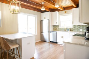 Microwave, stovetop, dishwasher