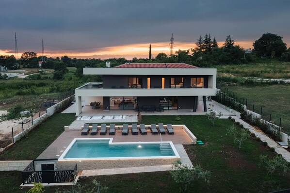 Villa | Exterior