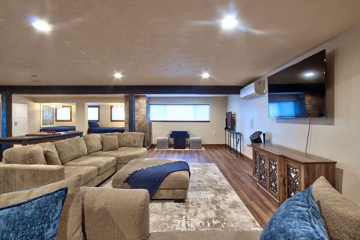 Smart TV, fireplace, offices