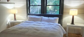Modern Luxury Log Cabin near Ski Butternut in Great Barrington