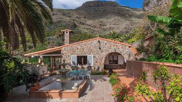 Villa | Exterior
