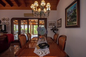 Villa | Dining - Villa With Heated Pool & Mountain Views (Mogan)