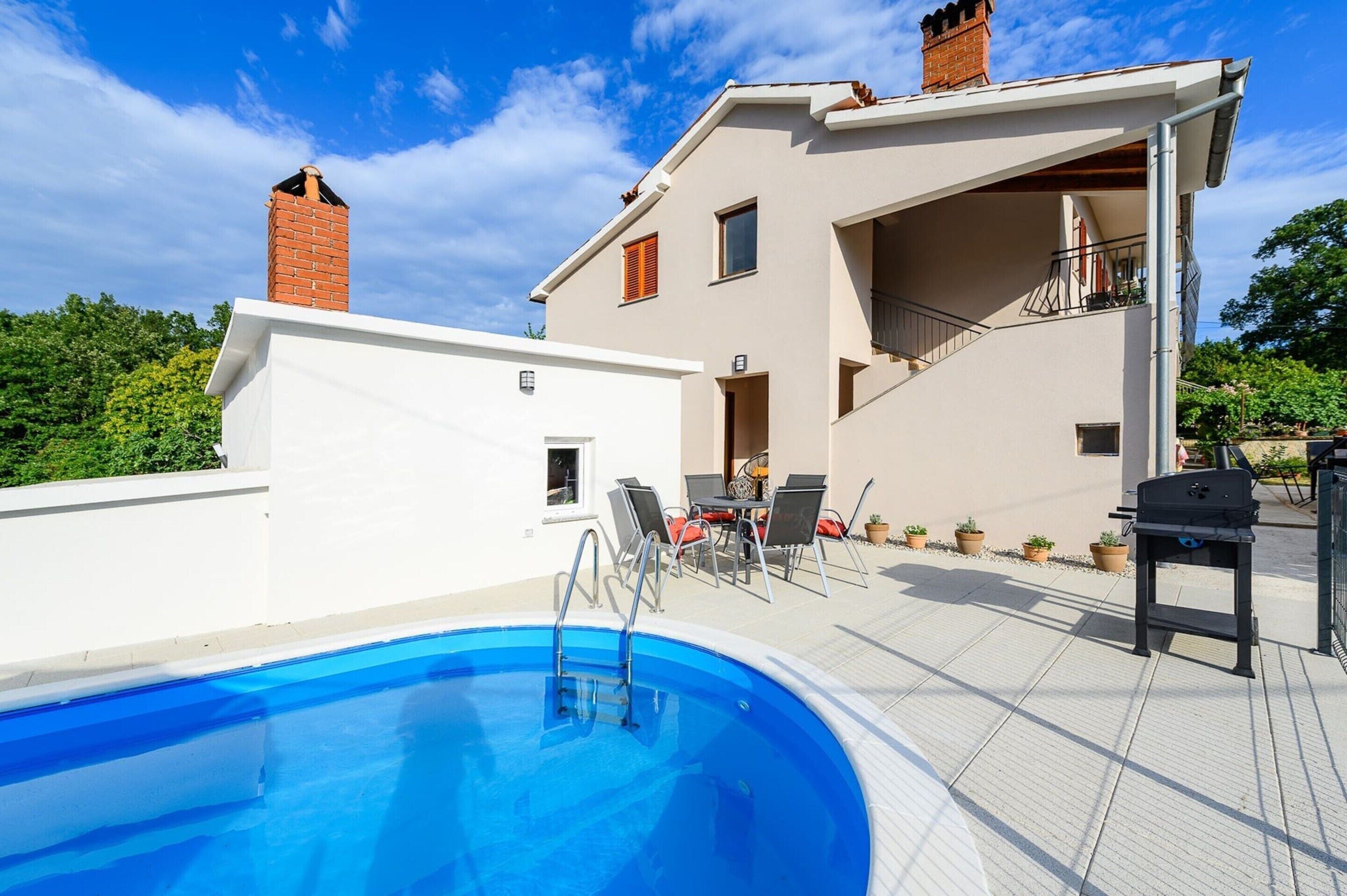 Apartment | Pool | Indoor pool, outdoor pool