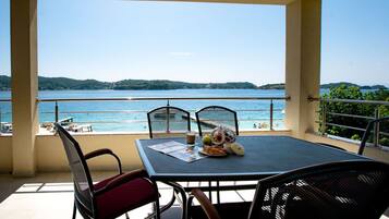 Mobile Home | Balcony