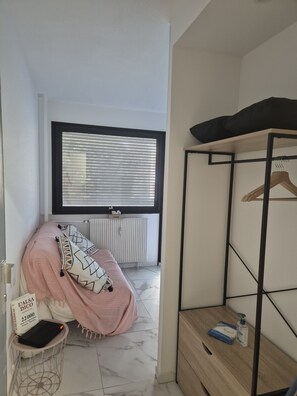 Desk, iron/ironing board, travel cot, WiFi