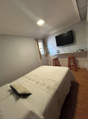 1 habitación, wifi y ropa de cama