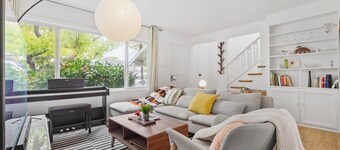 Charming 3-bedroom house with AC, WiFi in Redwood City