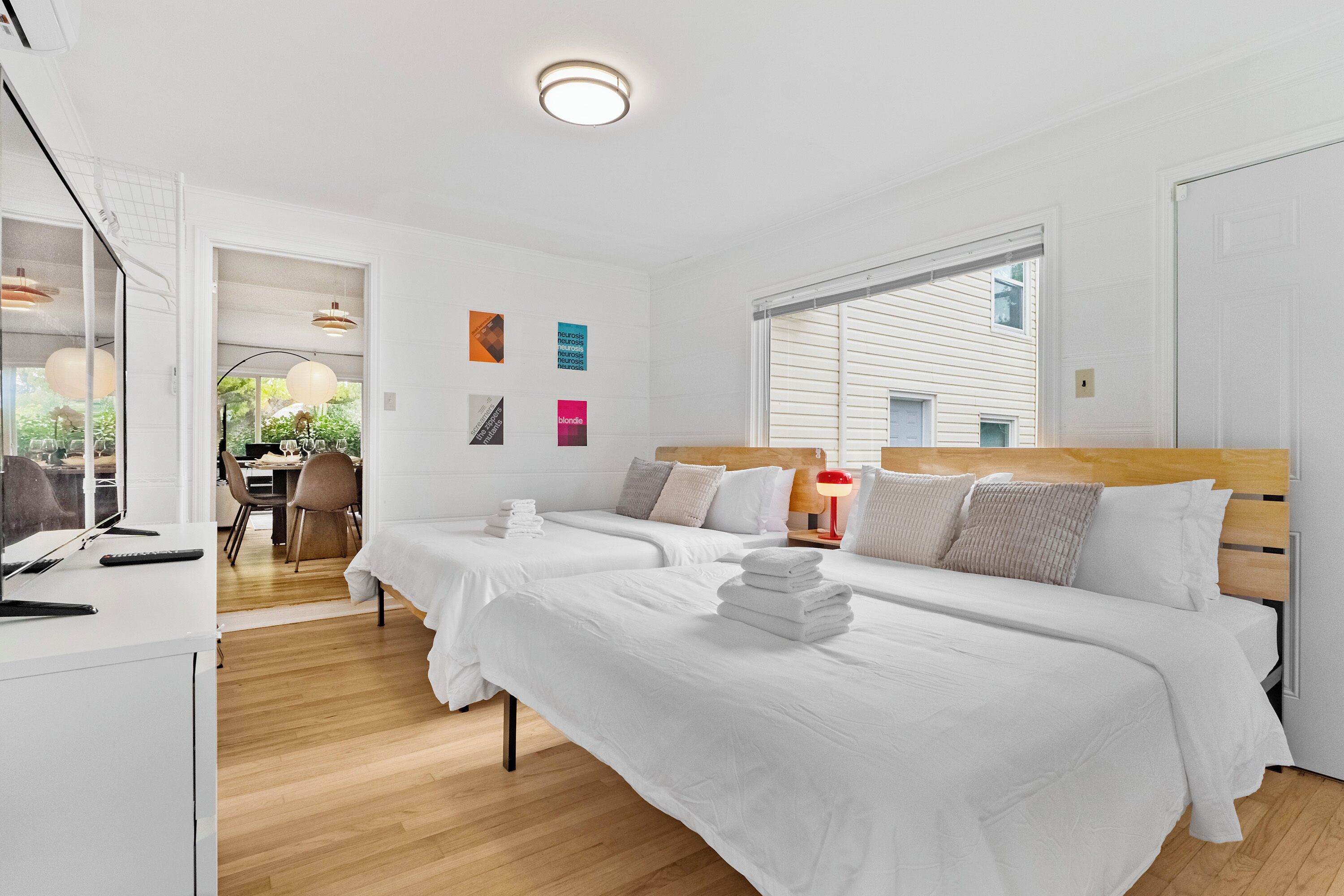 3 bedrooms, iron/ironing board, WiFi, bed sheets