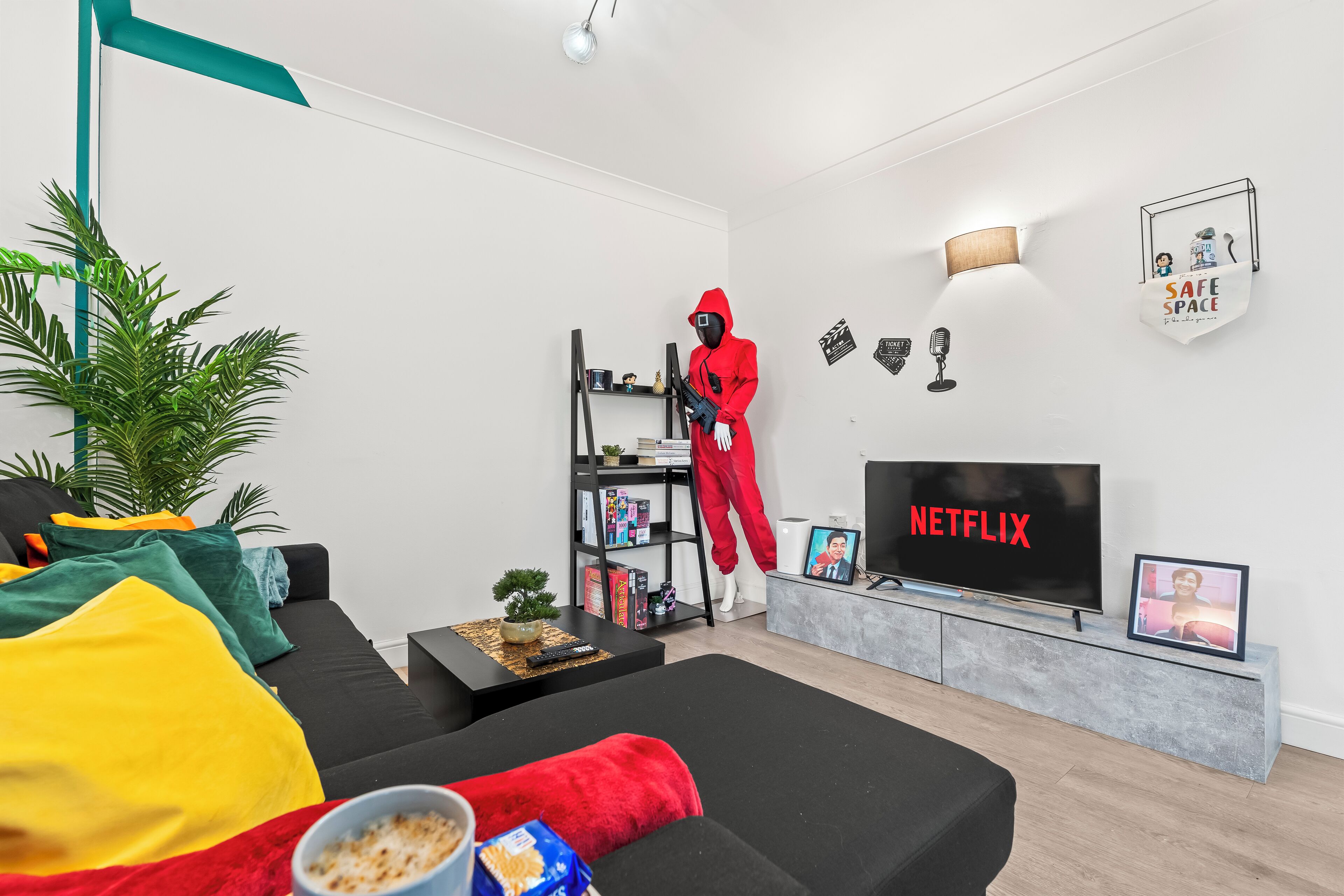 Sleeps 6| 2 Bed Flat 5mins Drive To Canary Wharf Station | Squidgame Freeparking - Woolwich