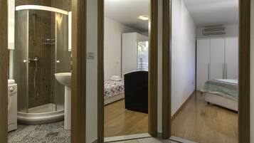 Apartment | Bathroom | Hair dryer
