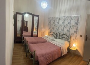 3 habitaciones, tabla de planchar con plancha y wifi gratis 