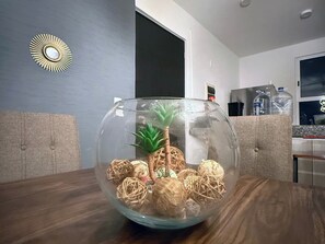 TV connectée de 32 pouces avec chaînes par câble, Netflix