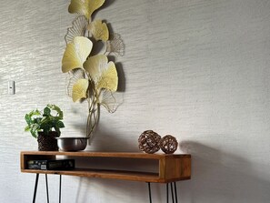 TV connectée de 32 pouces avec chaînes par câble, Netflix