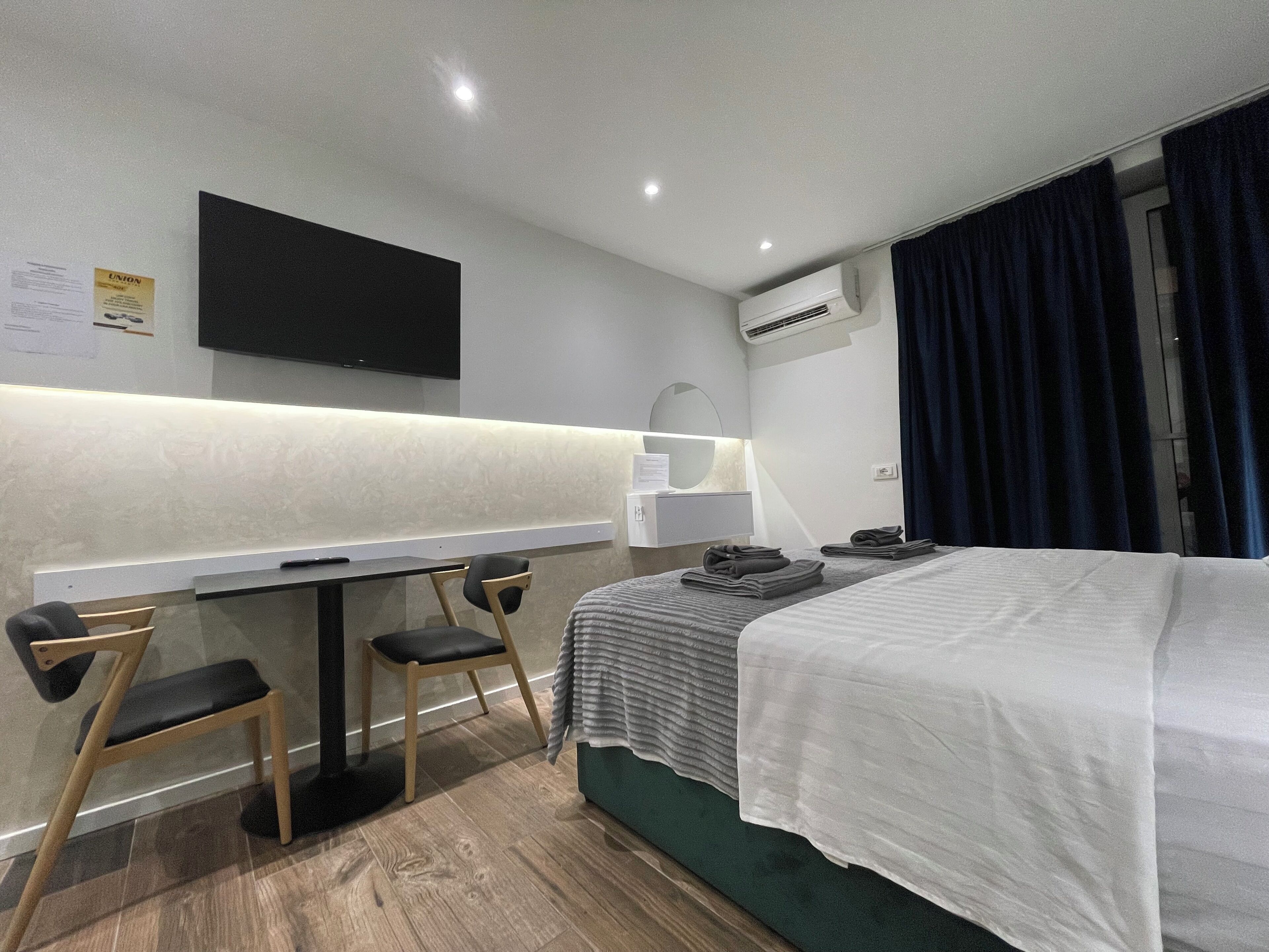 1 bedroom, in-room safe, WiFi, bed sheets