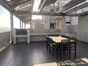Apartment | Outdoor dining