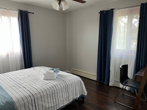 2 Bedroom Apartment near airport MOA - Top level