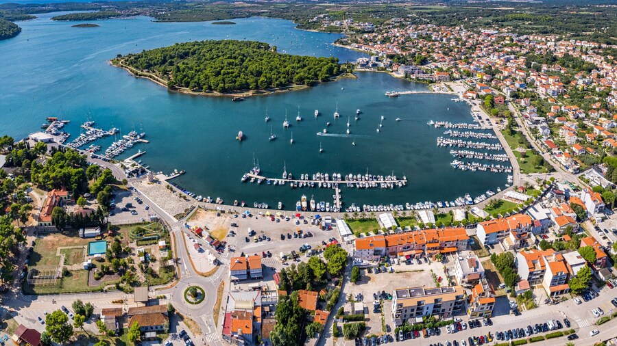 Apartment Near Pula With Sea View Balcony