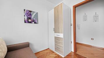 Apartment | 2 bedrooms, iron/ironing board