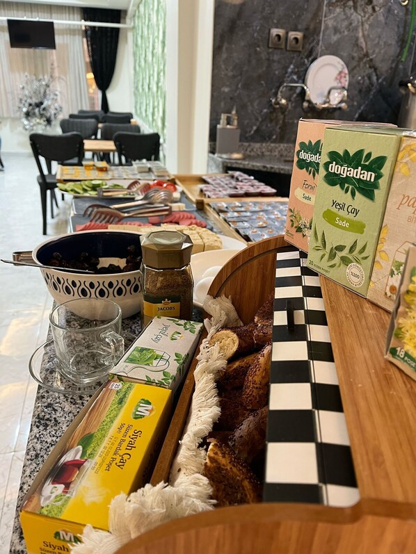 Check-in/check-out kiosk