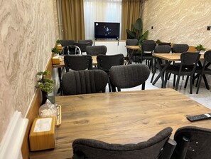 包每日自助早餐