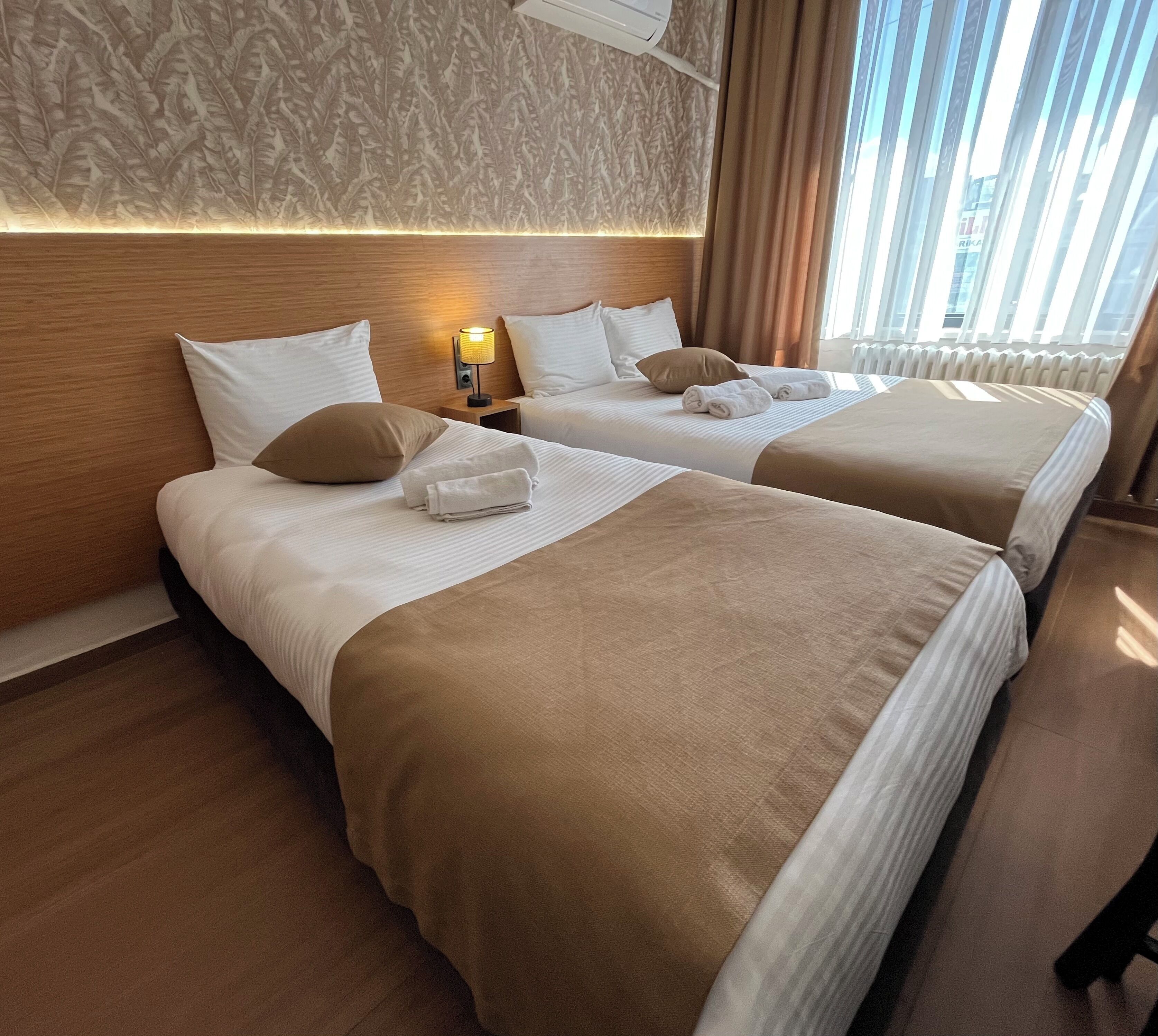 Family Studio | Premium bedding, minibar, desk, laptop workspace