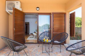 Apartment | Terrace/patio