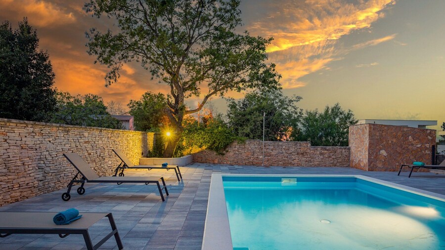 Apartment With Shared Swimming Pool