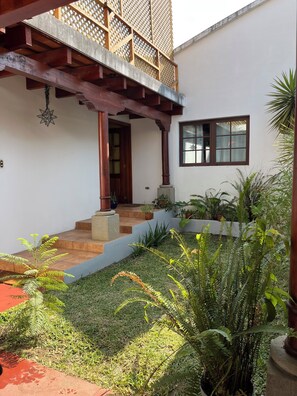 Property grounds - Charming Antigua Retreat 2BR + Lofts with Parking (Antigua Guatemala)