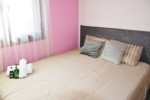 2 chambres, bureau, fer et planche à repasser, Wi-Fi