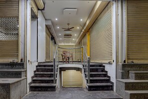 House | Reception - Collection O Godowliya Varanasi (Varanasi)