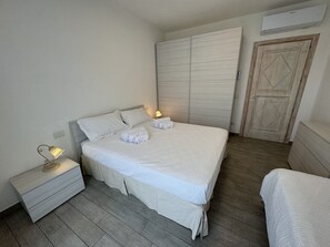 2 slaapkamers, een strijkplank/strijkijzer, wifi, beddengoed