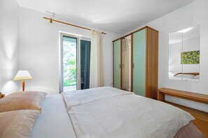 Apartment | 2 bedrooms, iron/ironing board