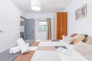 House | 2 bedrooms - Beach House, 100m From the sea (Vodnjan)