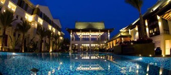 Riyuegu Hot Springs Hotel