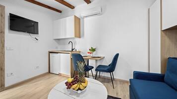 Apartment | Dining
