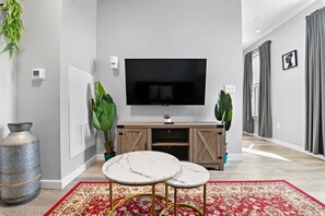 1 chambre, bureau, espace de travail pour ordinateur portable