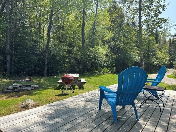 Outdoor dining - Glamping hut with WiFi in Ripton, biking, hiking, skiing (Ripton)