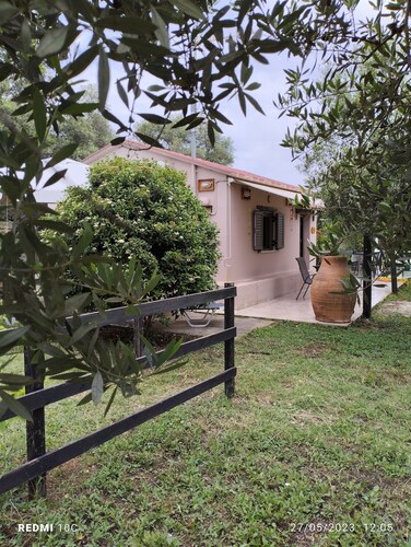 olea cottage, a peaceful retreat in an olive grove in Galatas.