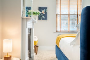 1 chambre, fer et planche à repasser, accès Internet