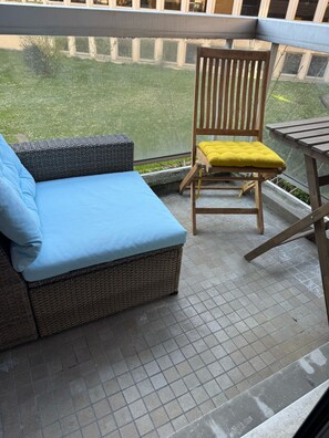 Terrace/patio - Spacious77 M² 3-room apartment with balcony overlooking inner garden (Issy-les-Moulineaux)